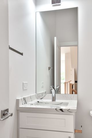 3516 N Central Avenue, Chicago, IL 60634