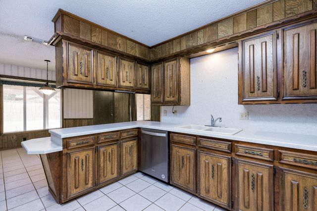 5520 76th Street, Lubbock, TX 79424