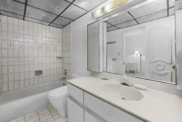 4925 Collins Ave 1A, Miami Beach, FL 33140