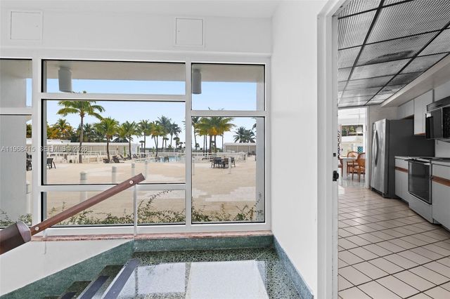 4925 Collins Ave 1A, Miami Beach, FL 33140