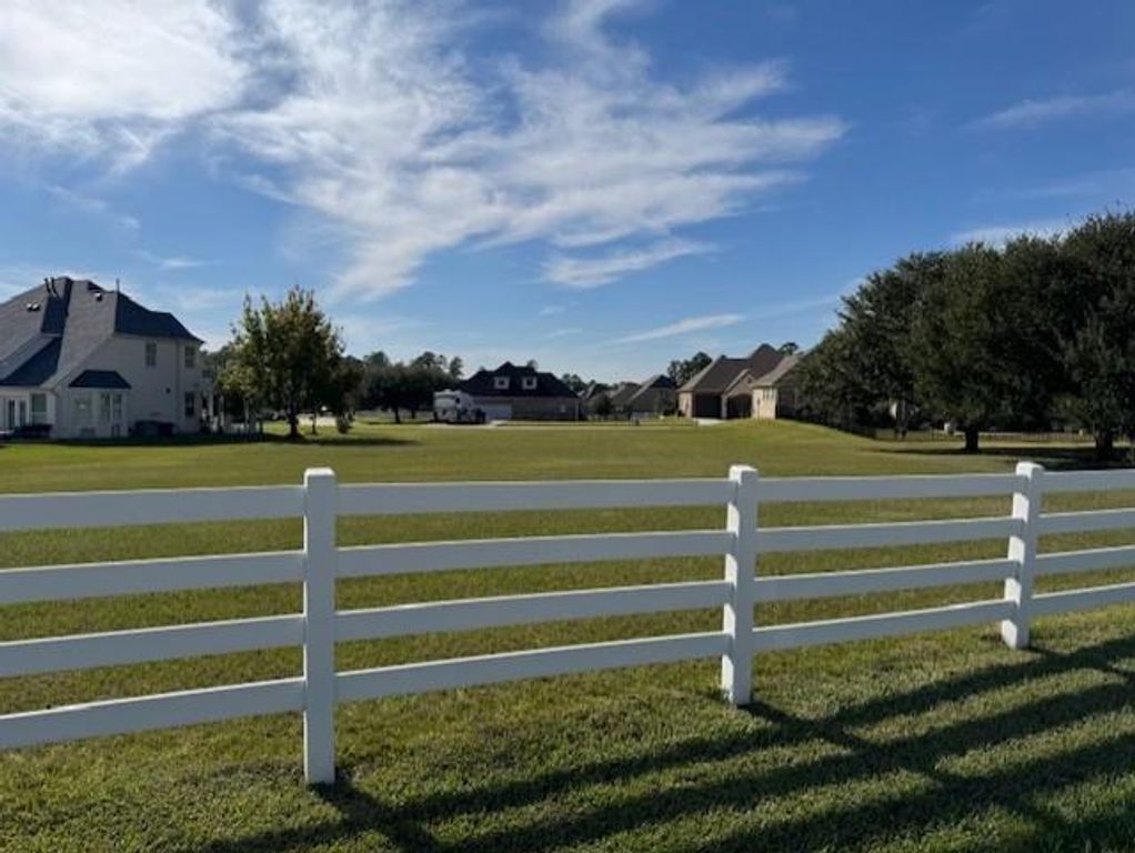 5912 Oak Leaf Court, Conroe, TX 77304