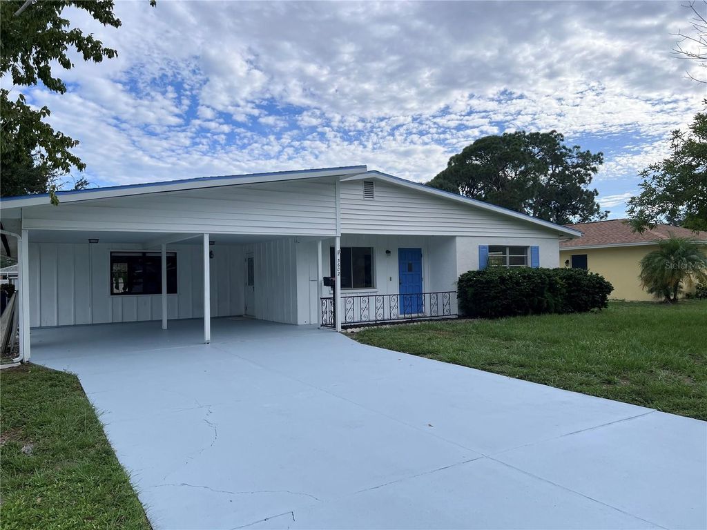 Image 2 of property listing at 3602 17TH AVENUE W, Bradenton, FL 34205