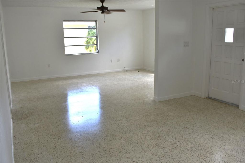 Image 12 of property listing at 3602 17TH AVENUE W, Bradenton, FL 34205