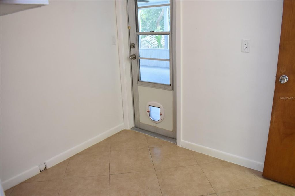 Image 19 of property listing at 3602 17TH AVENUE W, Bradenton, FL 34205