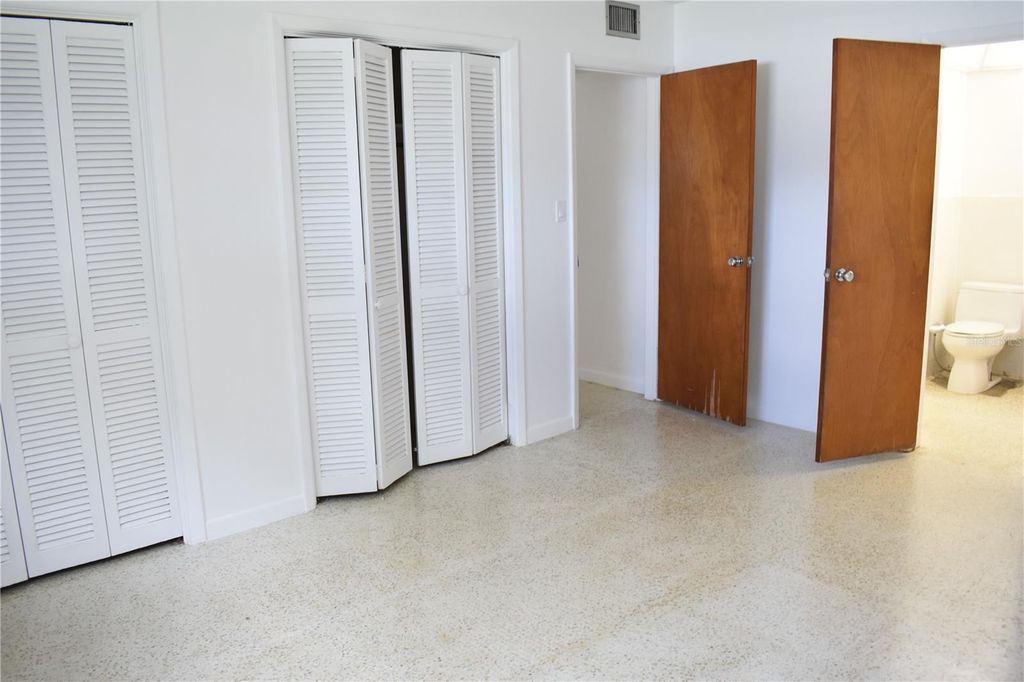 Image 20 of property listing at 3602 17TH AVENUE W, Bradenton, FL 34205