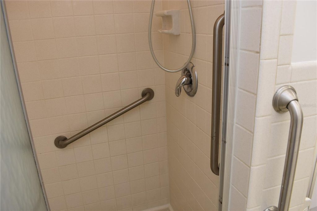 Image 24 of property listing at 3602 17TH AVENUE W, Bradenton, FL 34205