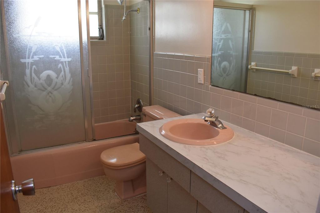 Image 26 of property listing at 3602 17TH AVENUE W, Bradenton, FL 34205