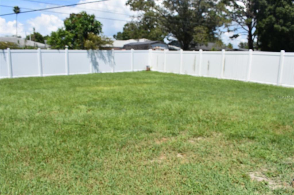Image 4 of property listing at 3602 17TH AVENUE W, Bradenton, FL 34205