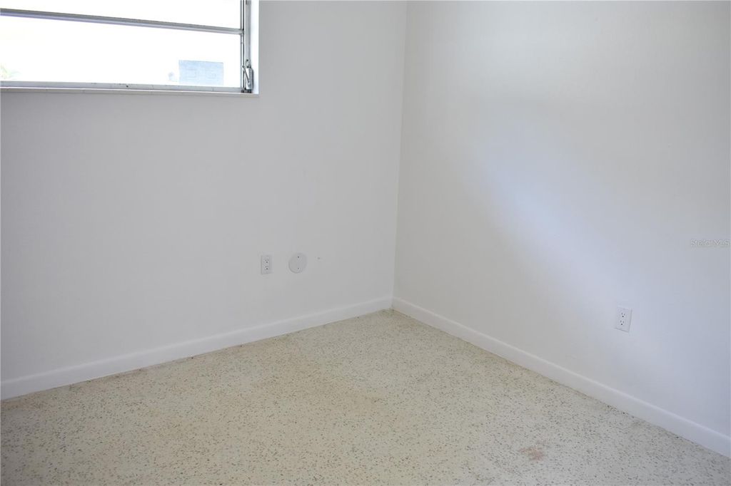 Image 31 of property listing at 3602 17TH AVENUE W, Bradenton, FL 34205