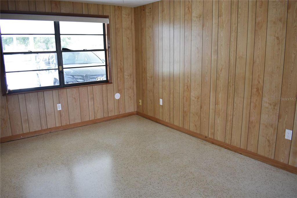 Image 32 of property listing at 3602 17TH AVENUE W, Bradenton, FL 34205