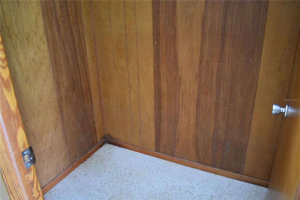 Image 33 of property listing at 3602 17TH AVENUE W, Bradenton, FL 34205