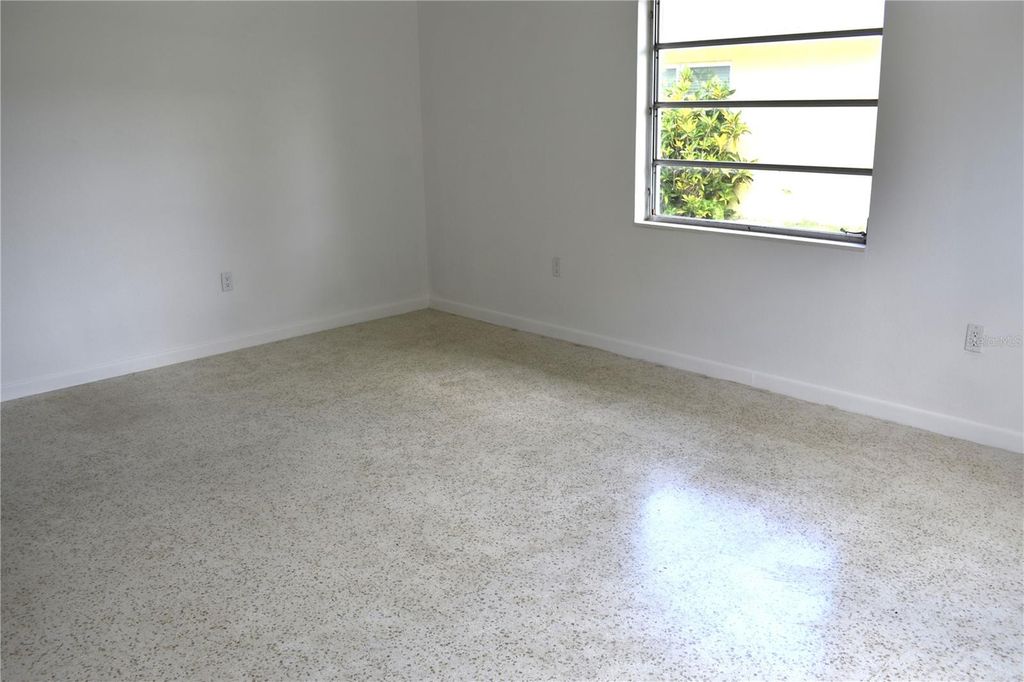 Image 9 of property listing at 3602 17TH AVENUE W, Bradenton, FL 34205