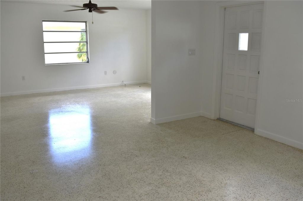 Image 10 of property listing at 3602 17TH AVENUE W, Bradenton, FL 34205