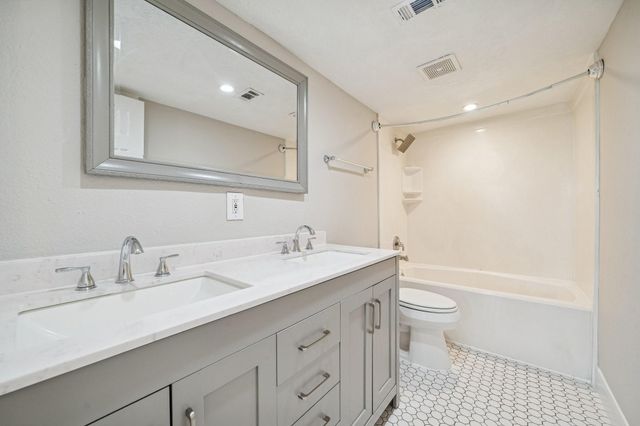 9602 Lawngate Drive, Houston, TX 77080