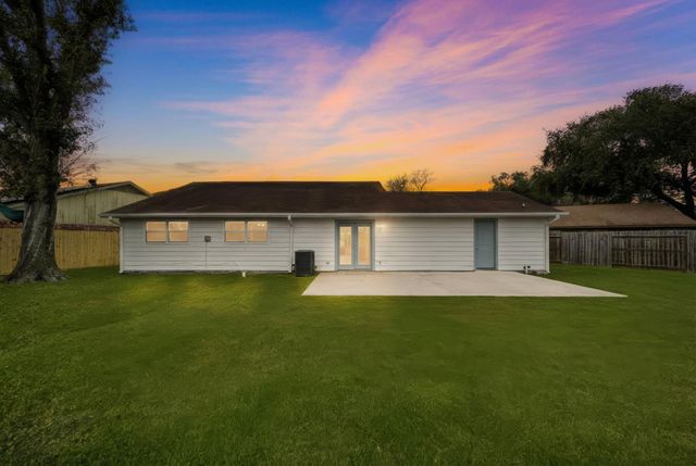 9602 Lawngate Drive, Houston, TX 77080