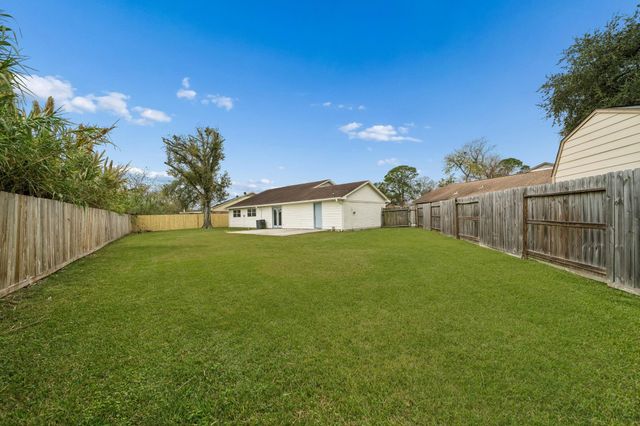 9602 Lawngate Drive, Houston, TX 77080