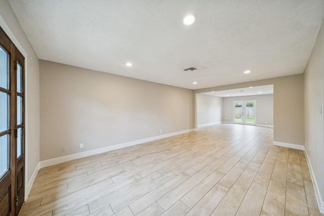 9602 Lawngate Drive, Houston, TX 77080