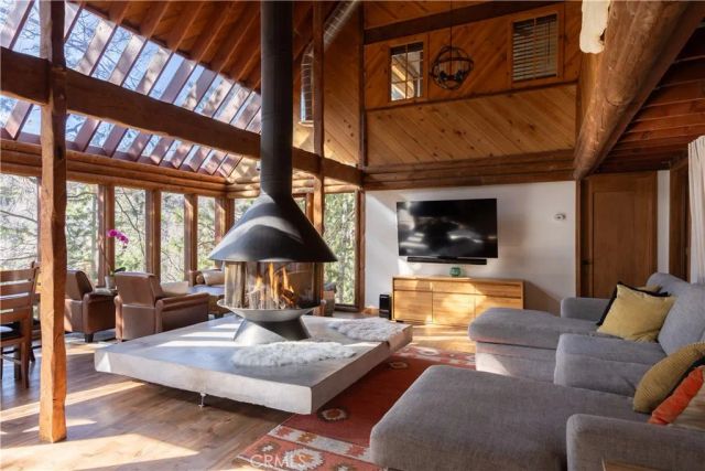 1370 Calgary Drive, Lake Arrowhead, CA 92352