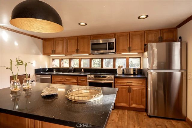 1370 Calgary Drive, Lake Arrowhead, CA 92352