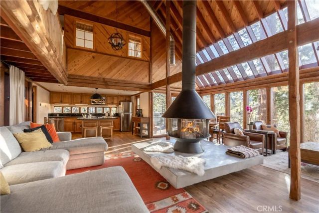 1370 Calgary Drive, Lake Arrowhead, CA 92352