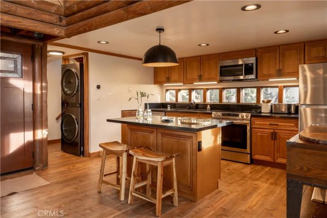 1370 Calgary Drive, Lake Arrowhead, CA 92352