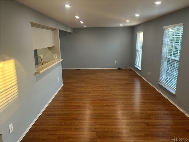 35304 Tall Oaks Drive, Sterling Heights, MI 48312
