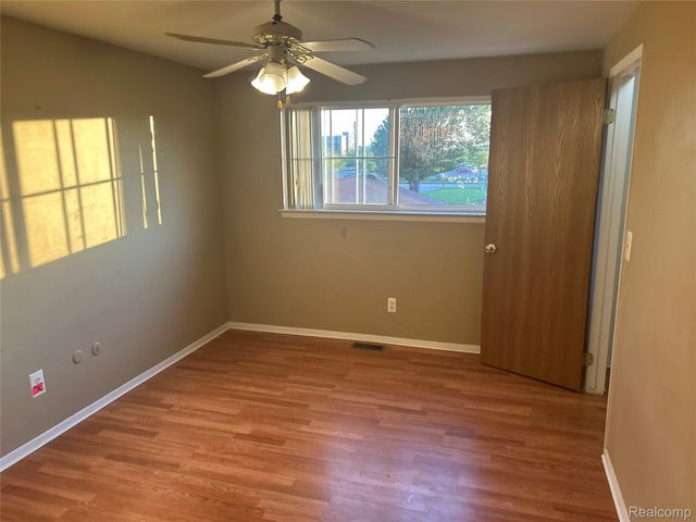 35304 Tall Oaks Drive, Sterling Heights, MI 48312