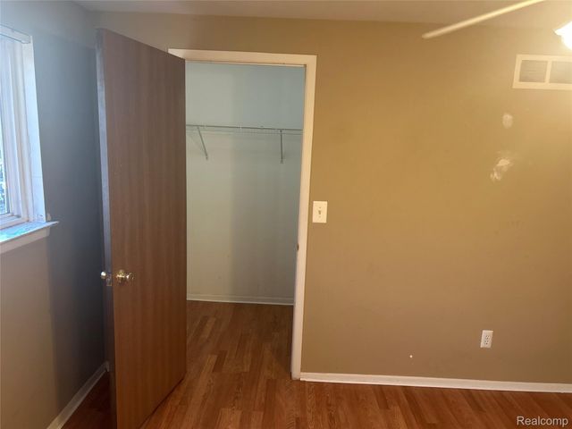 35304 Tall Oaks Drive, Sterling Heights, MI 48312