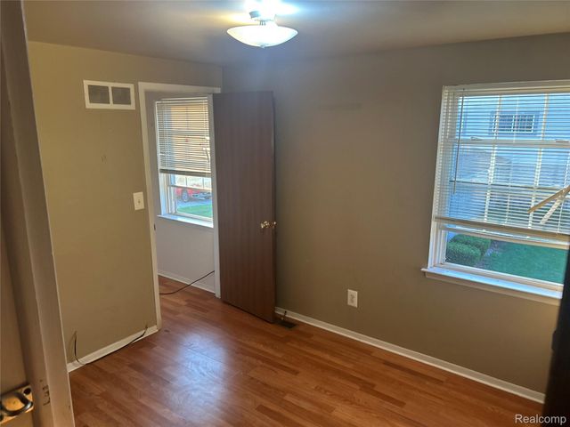 35304 Tall Oaks Drive, Sterling Heights, MI 48312