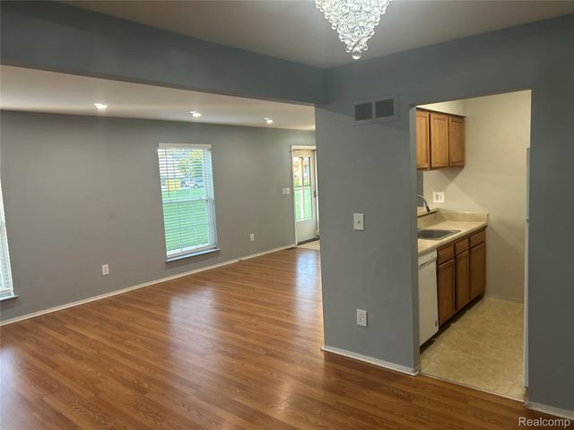 35304 Tall Oaks Drive, Sterling Heights, MI 48312