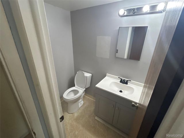 35304 Tall Oaks Drive, Sterling Heights, MI 48312