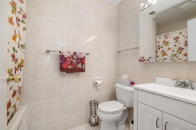 48 Southgate Circle, Massapequa Park, NY 11762