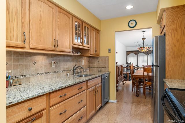 48 Southgate Circle, Massapequa Park, NY 11762