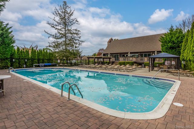 48 Southgate Circle, Massapequa Park, NY 11762