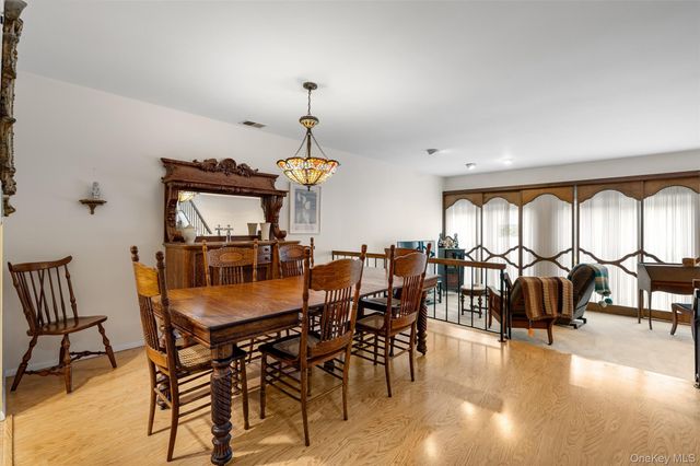 48 Southgate Circle, Massapequa Park, NY 11762
