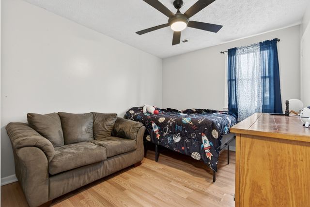 1593 Boxcroft Ct, Clarksville, TN 37042