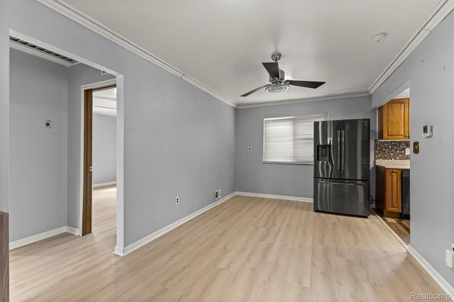 6151 Robindale Avenue, Dearborn Heights, MI 48127