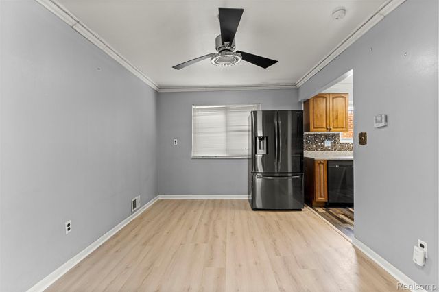 6151 Robindale Avenue, Dearborn Heights, MI 48127