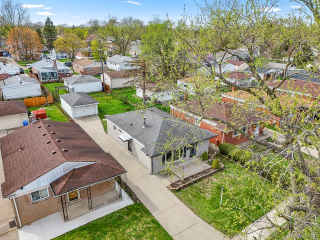 6151 Robindale Avenue, Dearborn Heights, MI 48127