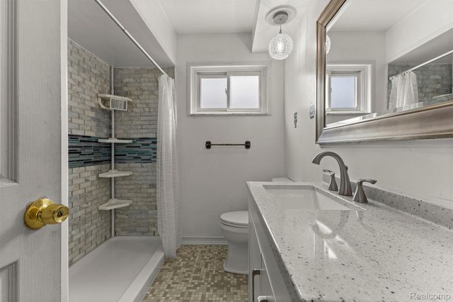 6151 Robindale Avenue, Dearborn Heights, MI 48127