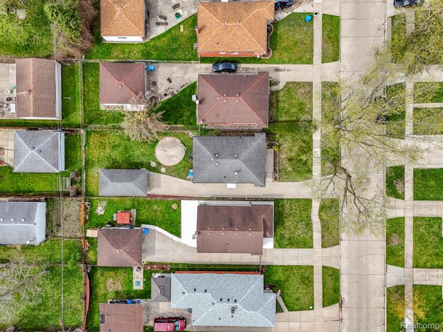 6151 Robindale Avenue, Dearborn Heights, MI 48127