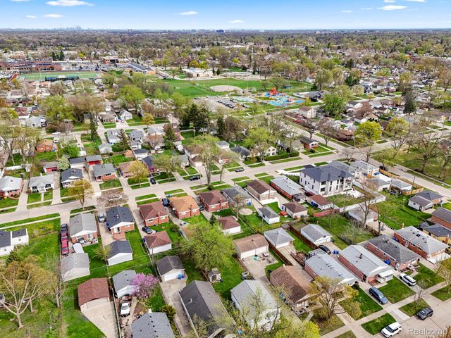 6151 Robindale Avenue, Dearborn Heights, MI 48127