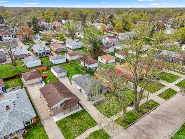 6151 Robindale Avenue, Dearborn Heights, MI 48127