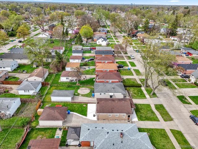 6151 Robindale Avenue, Dearborn Heights, MI 48127