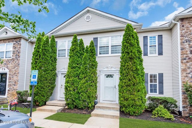 51 Aspen Court, Lakewood, NJ 08701