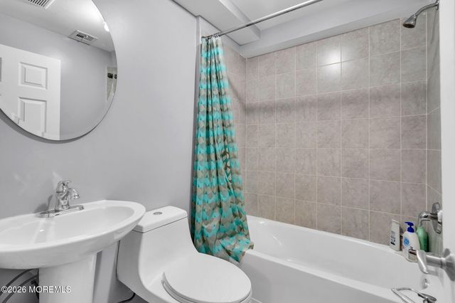 51 Aspen Court, Lakewood, NJ 08701