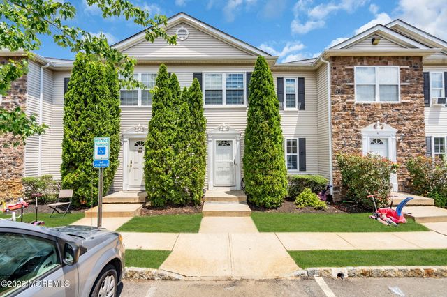 51 Aspen Court, Lakewood, NJ 08701