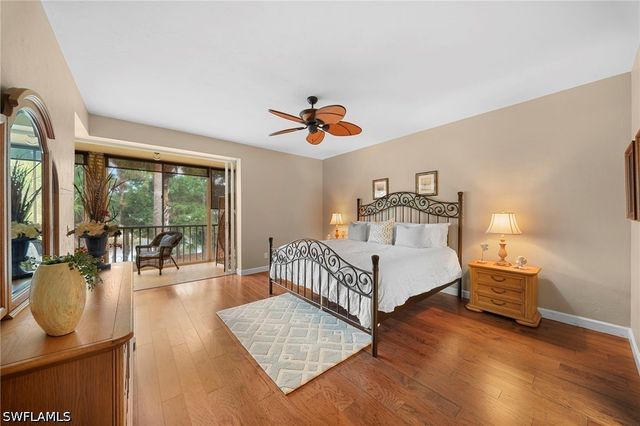 770 Waterford DR 202, Naples, FL 34113