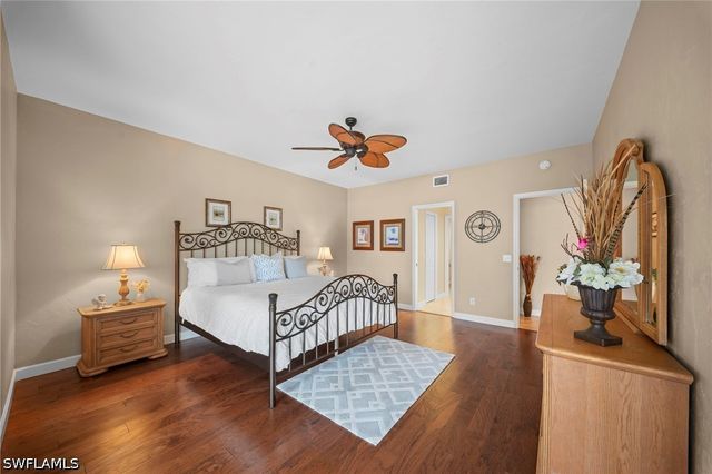 770 Waterford DR 202, Naples, FL 34113