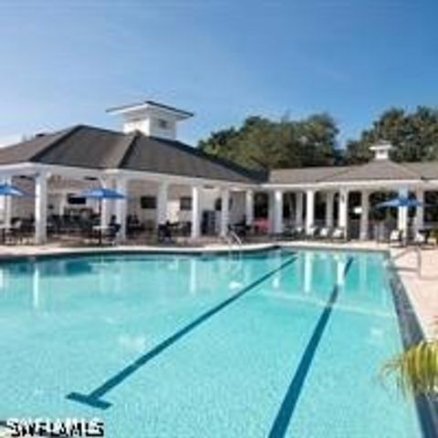 770 Waterford DR 202, Naples, FL 34113